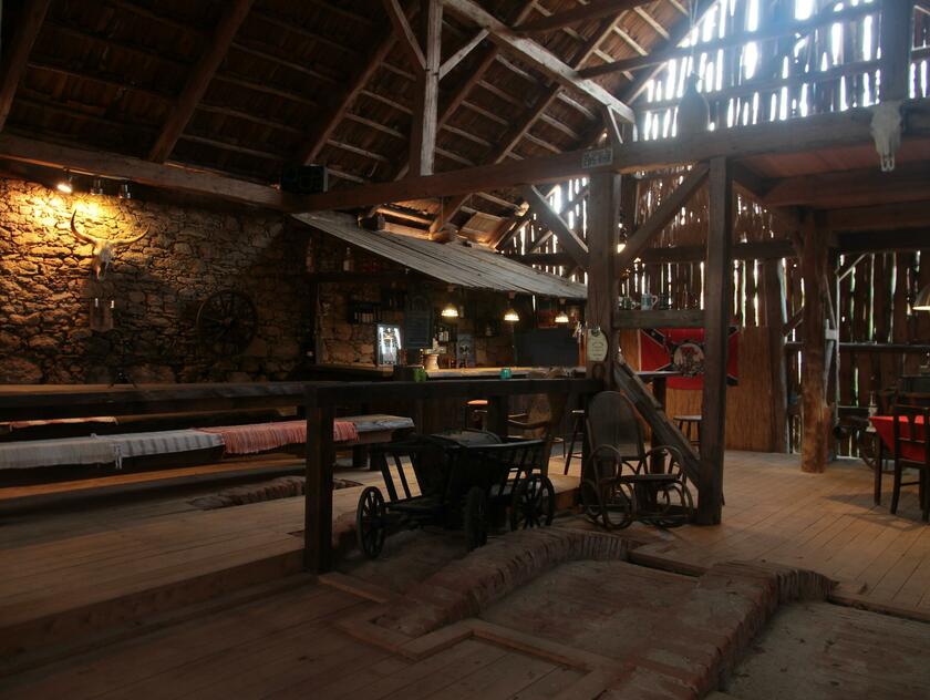 LocationRobot - Film Location Scheune LR5789 (photo 9)