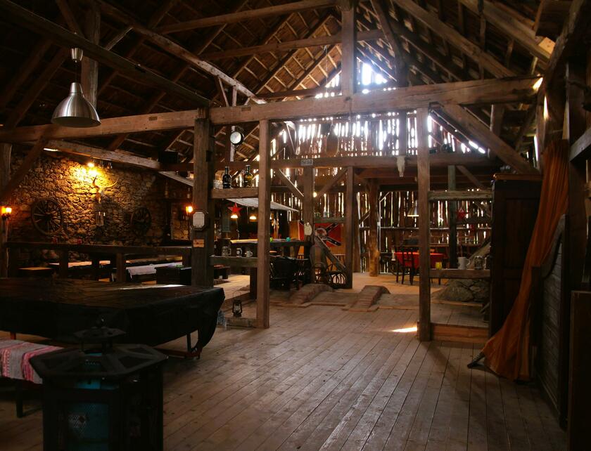 LocationRobot - Film Location Scheune LR5789 (photo 1)