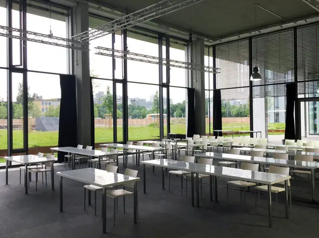 LocationRobot - Film Location Tageslichtstudio LR1990 (photo 10)