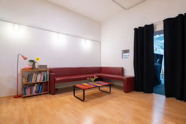 LocationRobot - Film Location Studio LR2854 (photo 13)