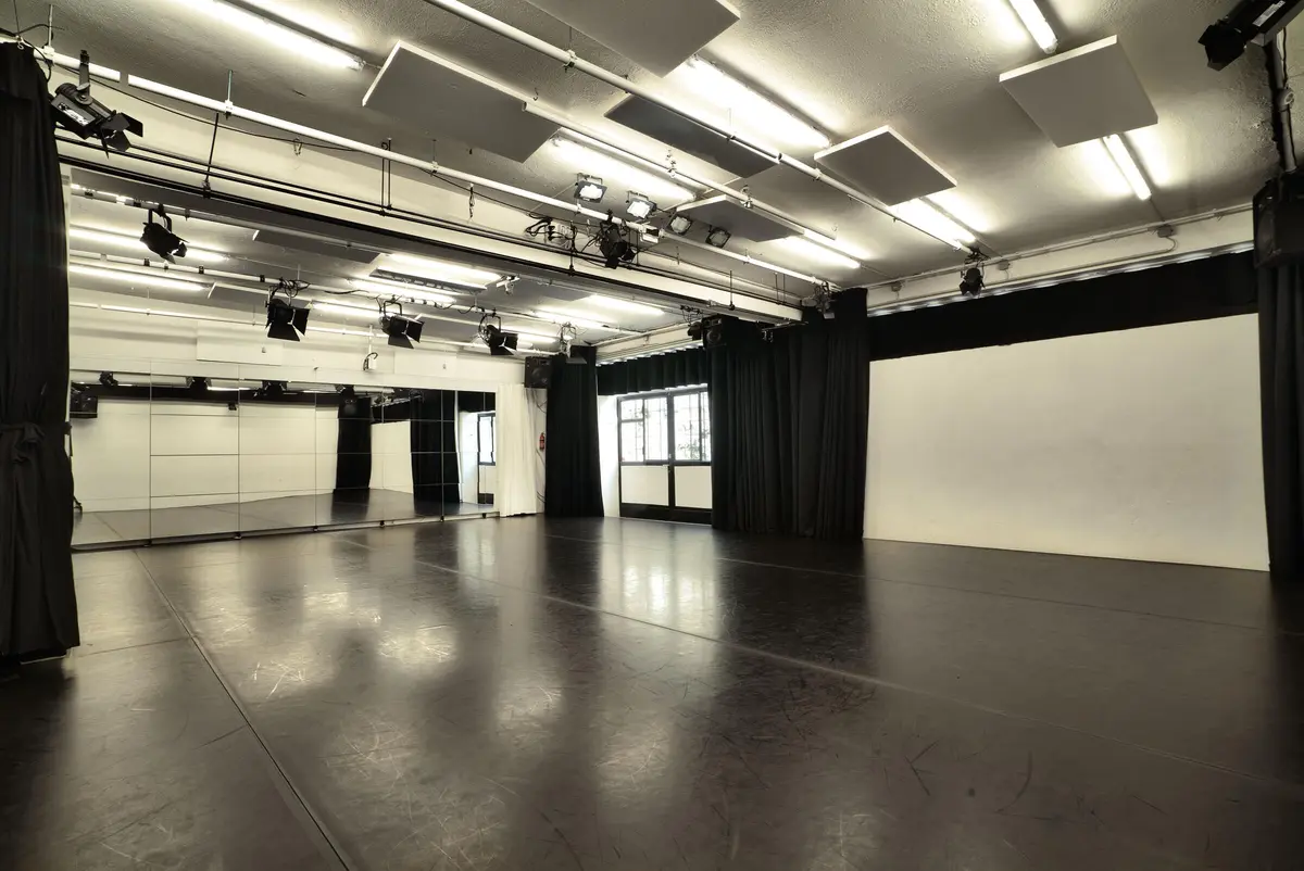 LocationRobot - Film Location Studio LR2854 (photo 1)