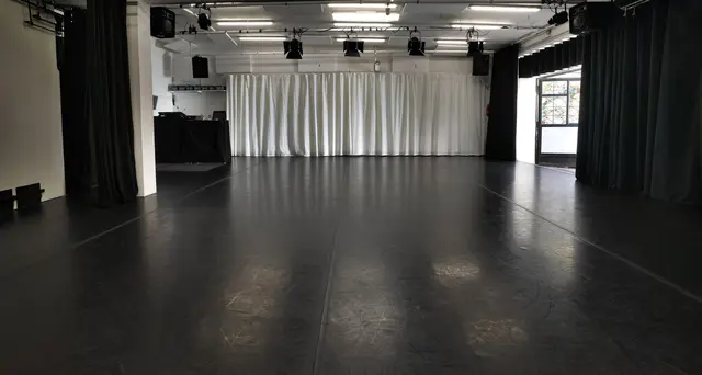 LocationRobot - Film Location Studio LR2854 (photo 4)