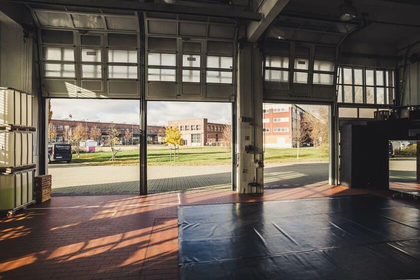 LocationRobot - Film Location Loftstudio LR3683 (photo 2)