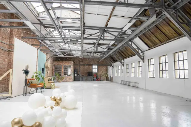 LocationRobot - Film Location Tageslichtstudio LR4680