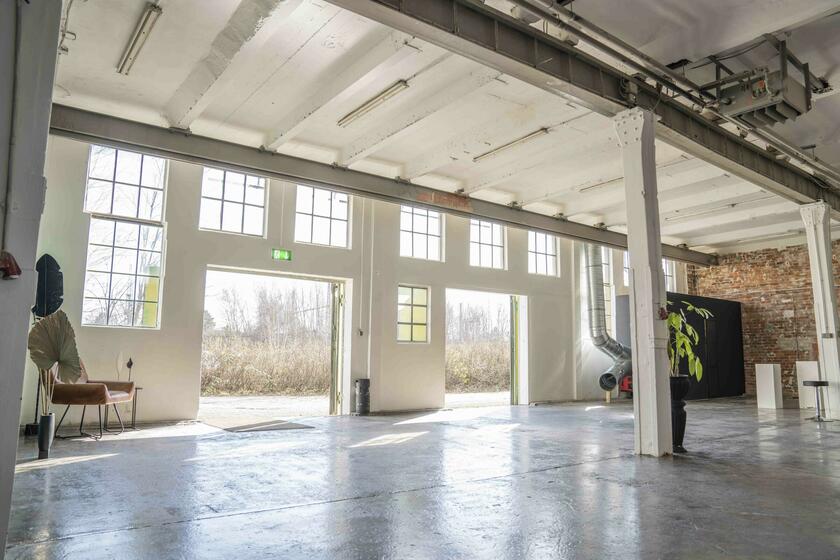 LocationRobot - Film Location Loftstudio LR4681 (photo 1)