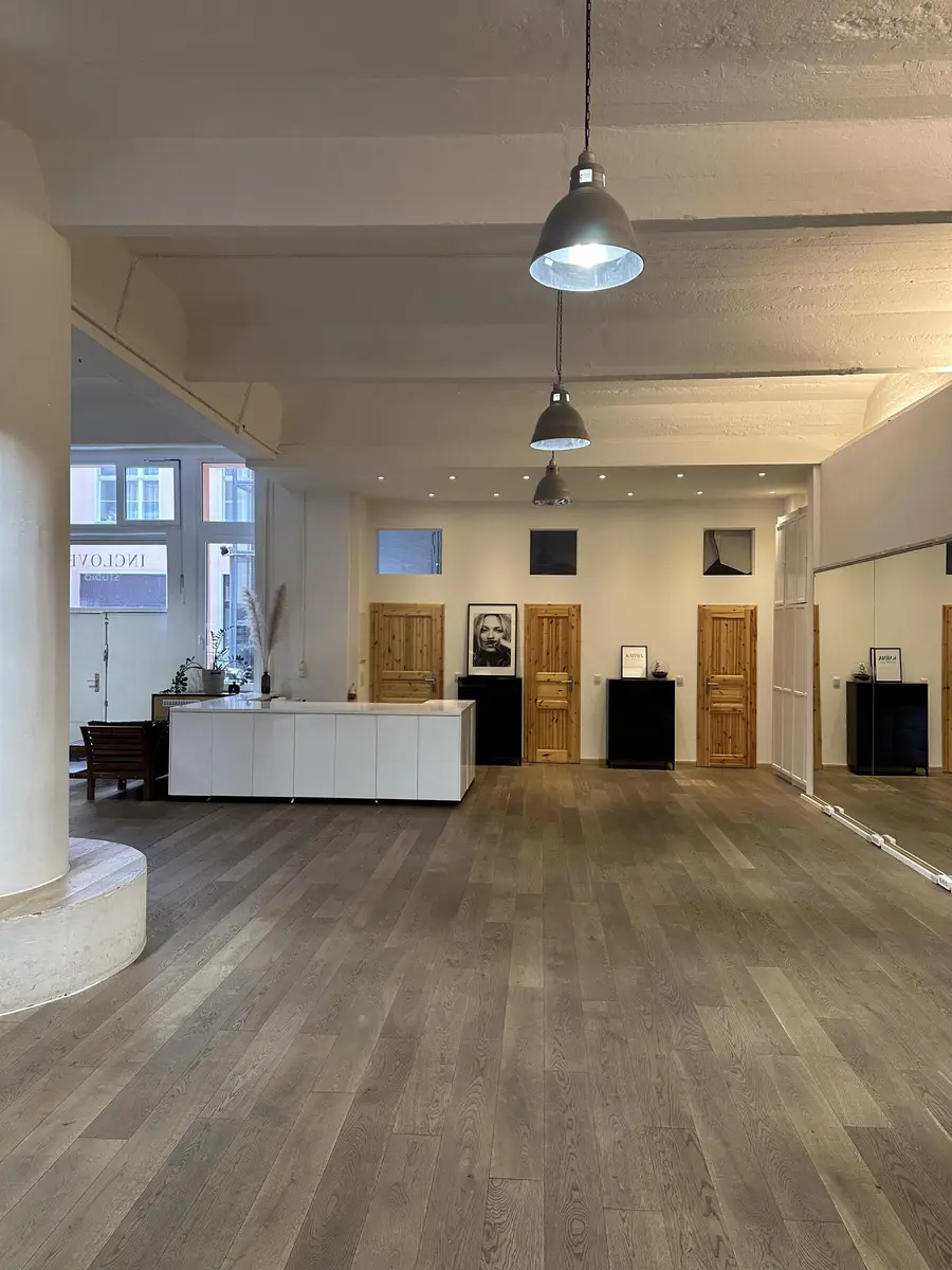 LocationRobot - Film Location Loftstudio LR6194 (photo 3)