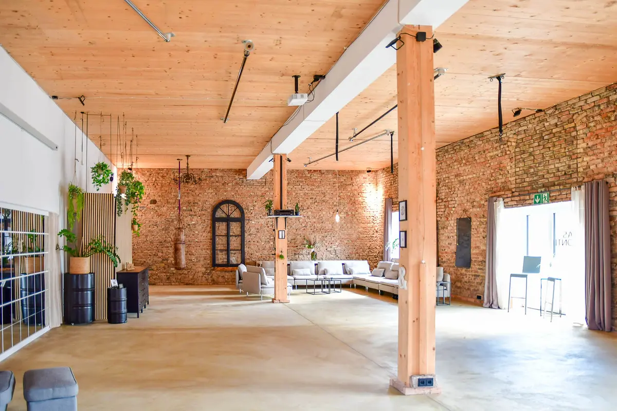 LocationRobot - Film Location Loftstudio LR6437 (photo 1)