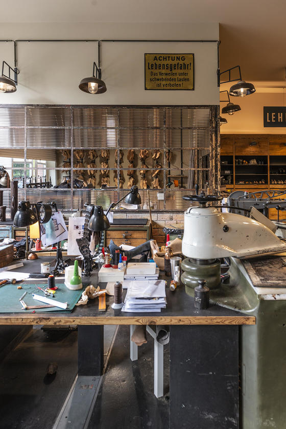 LocationRobot - Film Location Werkstatt LR3089 (photo 9)