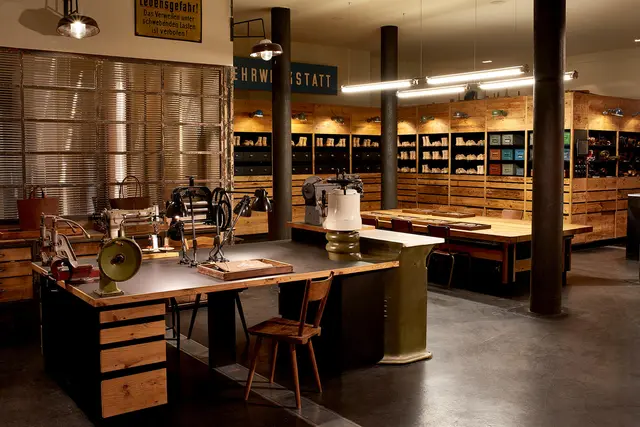 LocationRobot - Film Location Werkstatt LR3089 (photo 1)