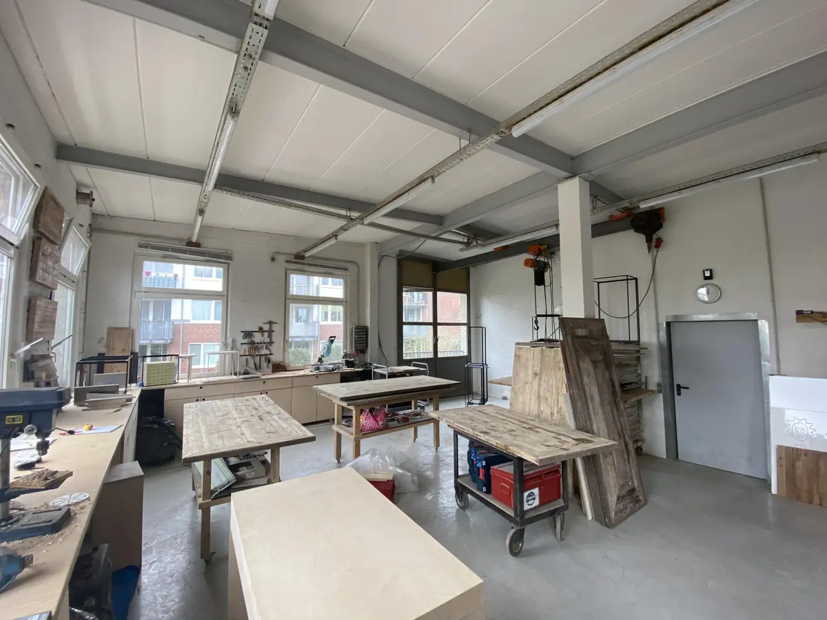 LocationRobot - Film Location Werkstatt LR3772 (photo 1)