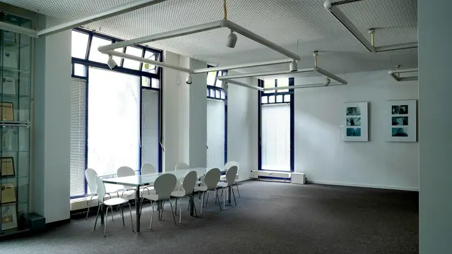 LocationRobot - Film Location Büro LR3941