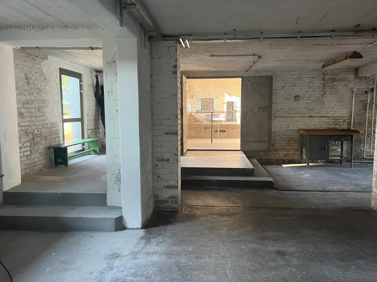 LocationRobot - Film Location Fabrikhalle LR4220 (photo 8)