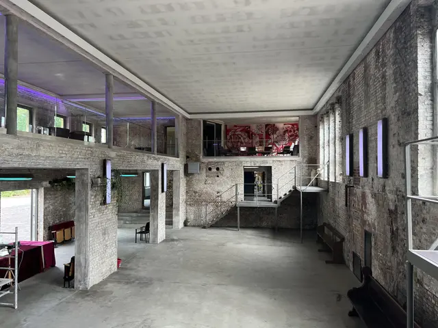 LocationRobot - Film Location Fabrikhalle LR4220 (photo 2)