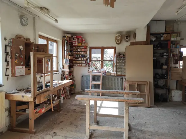 LocationRobot - Film Location Werkstatt LR4284