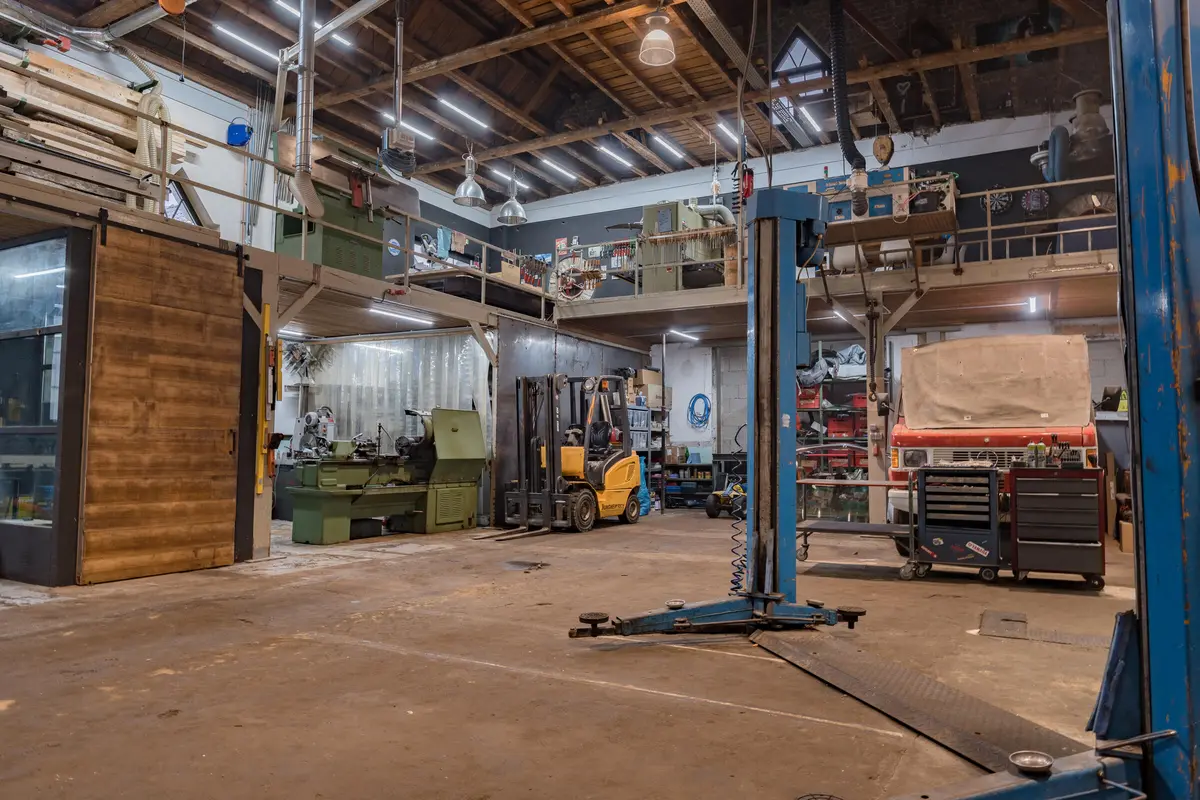 LocationRobot - Film Location Werkstatt LR4777 (photo 3)