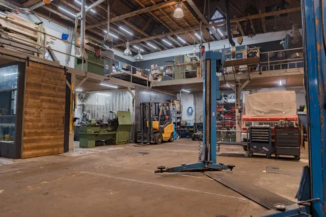 LocationRobot - Film Location Werkstatt LR4777 (photo 3)