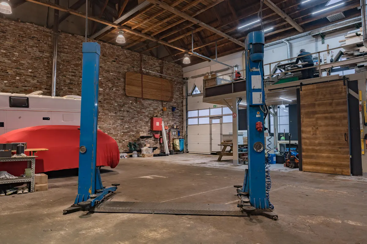 LocationRobot - Film Location Werkstatt LR4777 (photo 2)