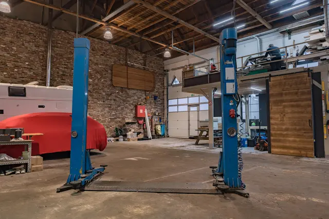 LocationRobot - Film Location Werkstatt LR4777 (photo 2)