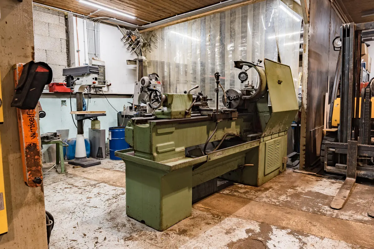 LocationRobot - Film Location Werkstatt LR4777 (photo 11)