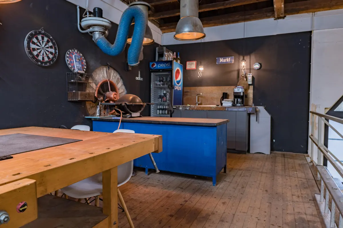 LocationRobot - Film Location Werkstatt LR4777 (photo 6)