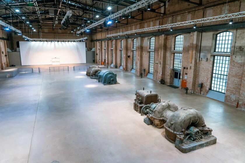 LocationRobot - Film Location Industriehalle LR5136 (photo 5)