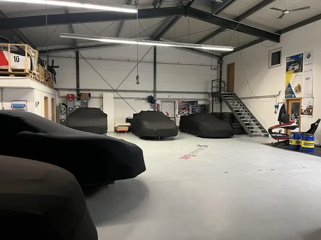 LocationRobot - Film Location Werkstatt LR5258