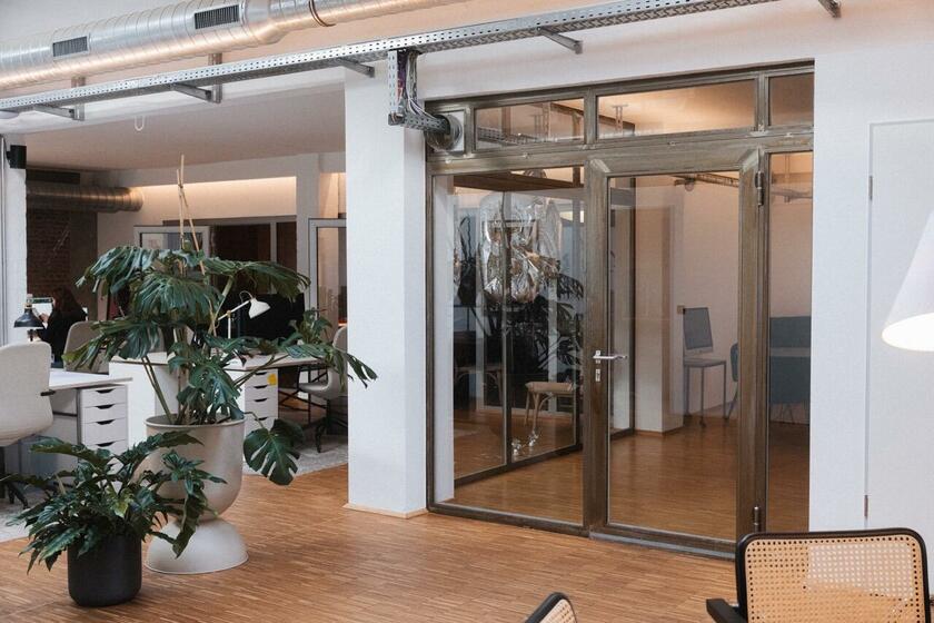 LocationRobot - Film Location Bürogebäude LR5563 (photo 2)