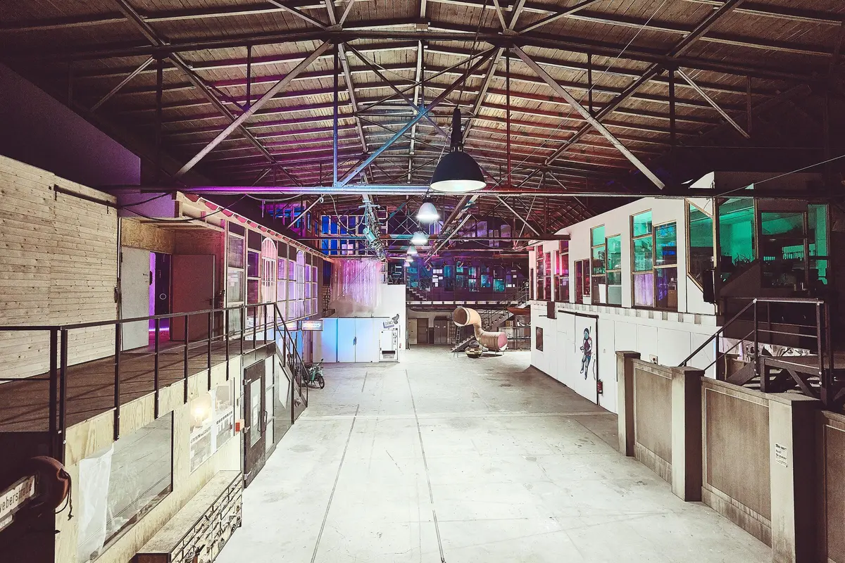 LocationRobot - Film Location Industriehalle LR5867 (photo 2)