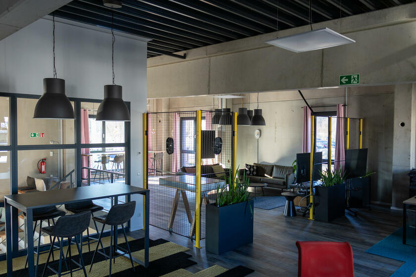 LocationRobot - Film Location Bürogebäude LR5925 (photo 10)