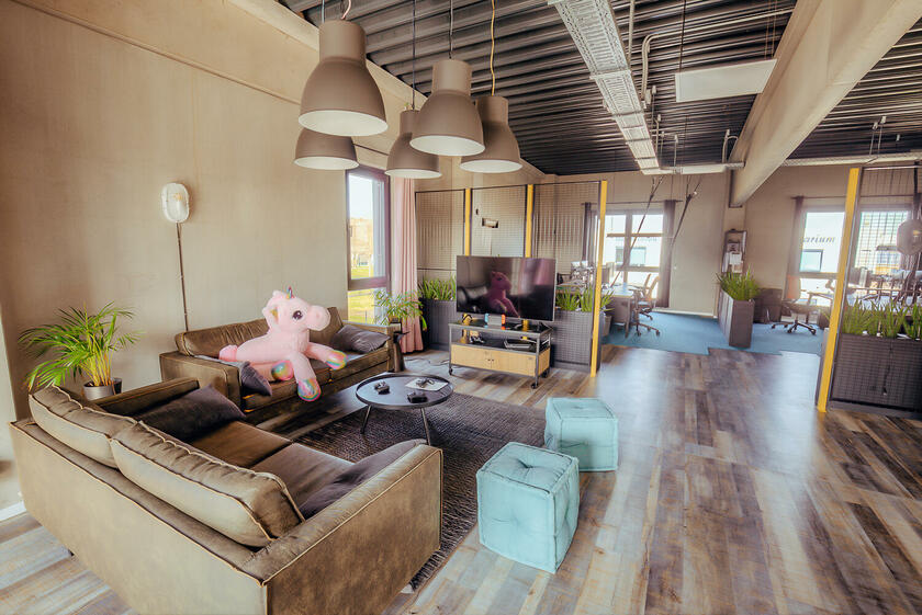 LocationRobot - Film Location Bürogebäude LR5925 (photo 5)