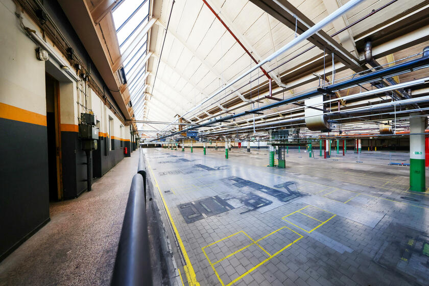 LocationRobot - Film Location Fabrikhalle LR5926 (photo 2)