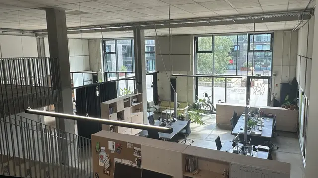 LocationRobot - Film Location Büro LR6116 (photo 12)