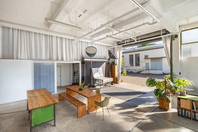 LocationRobot - Film Location Büro LR6185 (photo 9)