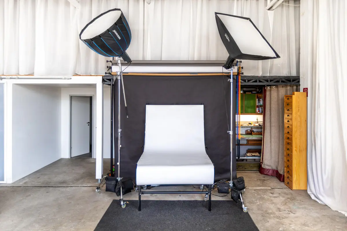 LocationRobot - Film Location Büro LR6185 (photo 12)