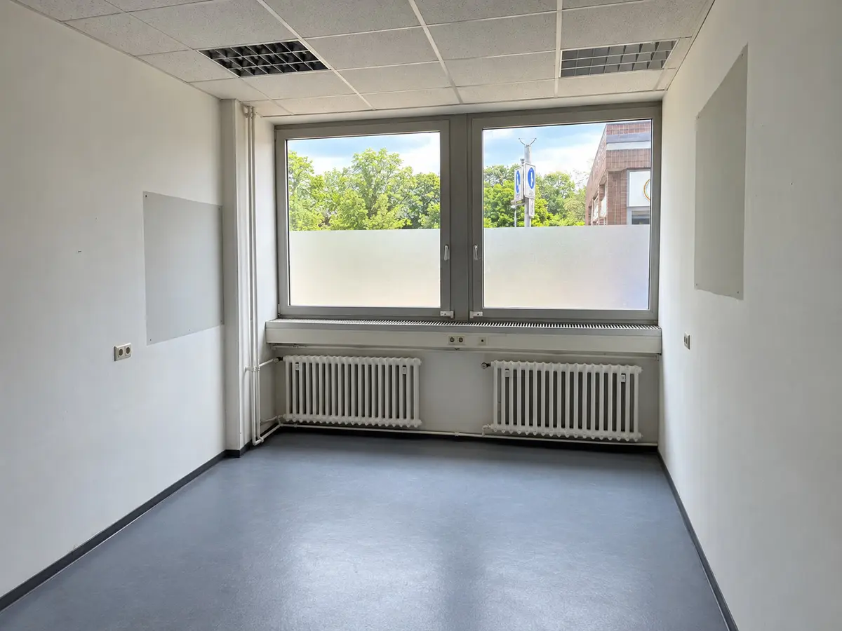 LocationRobot - Film Location Gewerbegebäude LR6546 (photo 17)