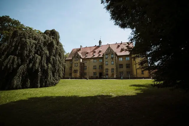 LocationRobot - Film Location Schloss LR2201 (photo 2)