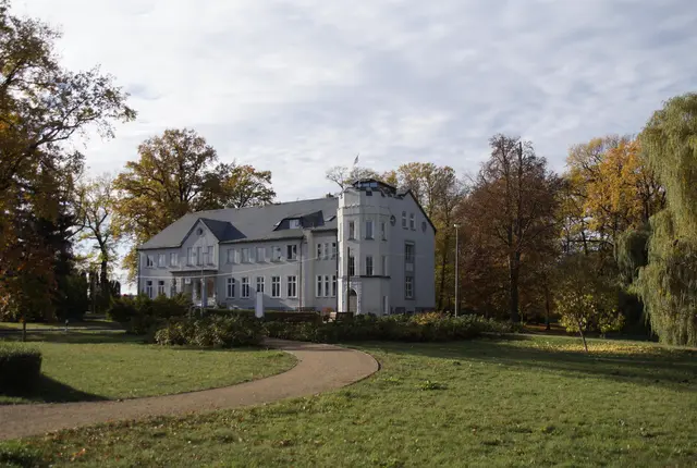 LocationRobot - Film Location Schloss LR3496