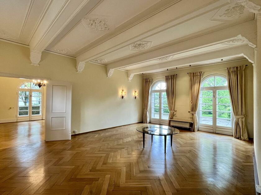 LocationRobot - Film Location Herrenhaus LR5203 (photo 2)