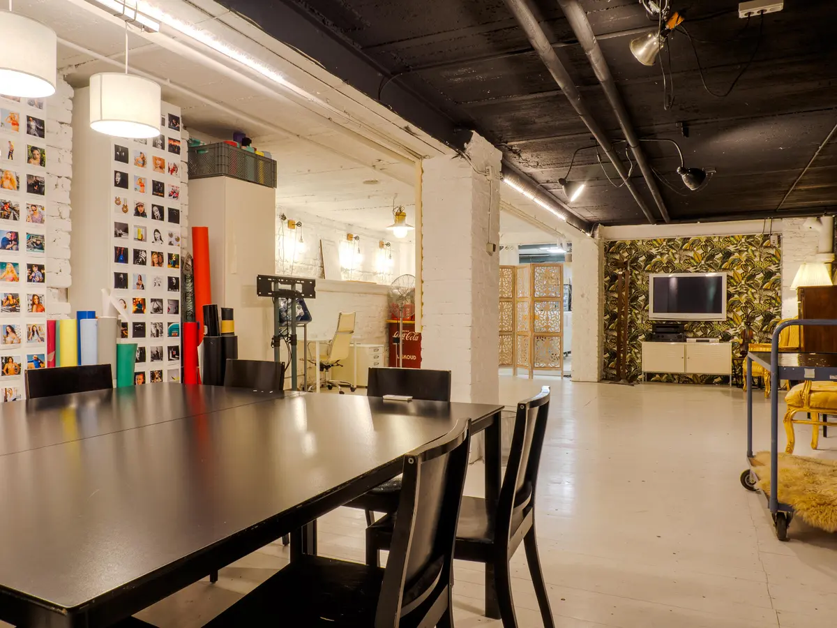 LocationRobot - Film Location Loft LR2075 (photo 43)