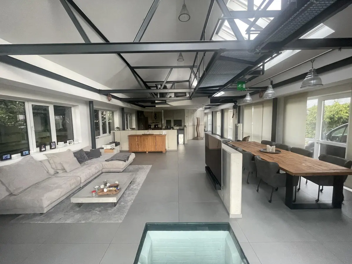 LocationRobot - Film Location Loft LR2138 (photo 1)
