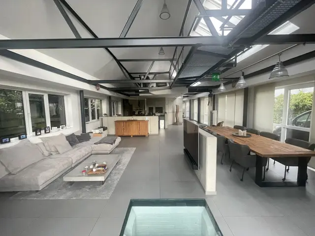 LocationRobot - Film Location Loft LR2138