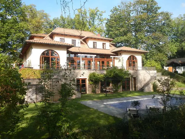 LocationRobot - Film Location Villa LR2158