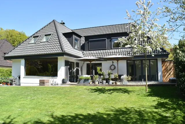 LocationRobot - Film Location Einfamilienhaus LR2486