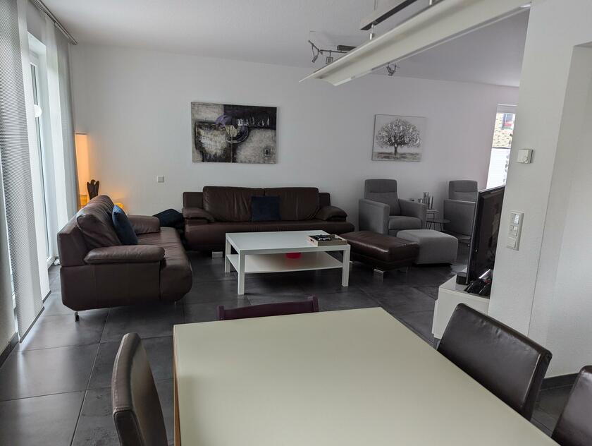 LocationRobot - Film Location Einfamilienhaus LR2858 (photo 1)