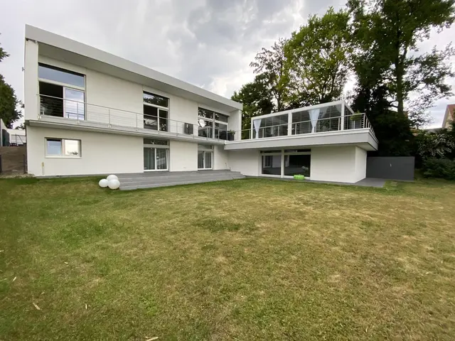 LocationRobot - Film Location Villa LR3245 (photo 1)