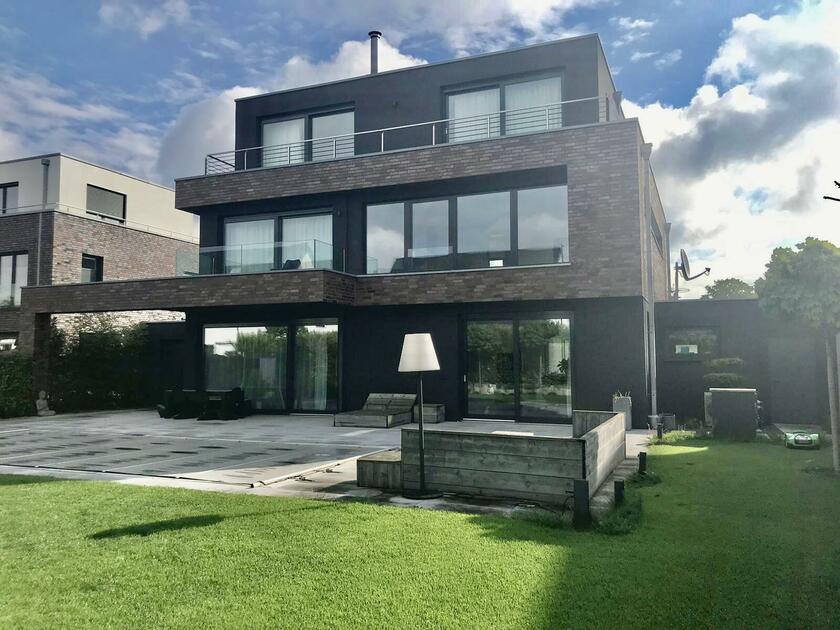 LocationRobot - Film Location Einfamilienhaus LR3557 (photo 1)