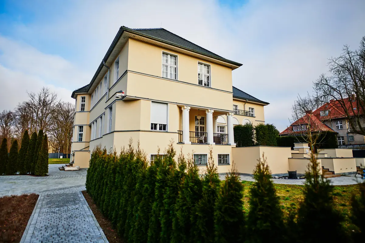 LocationRobot - Film Location Villa LR4238 (photo 2)