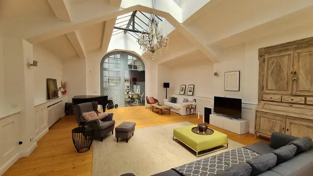 LocationRobot - Film Location Loft LR4338