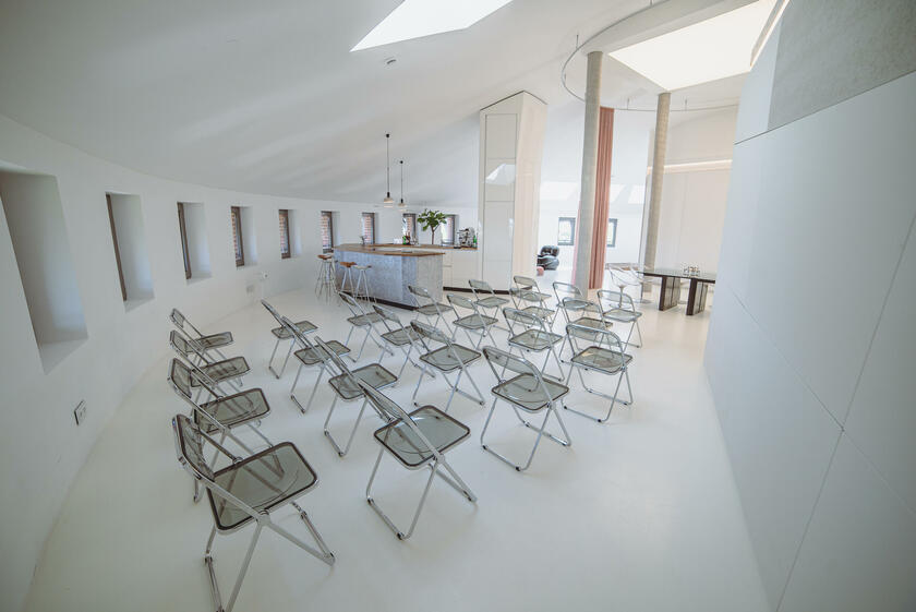 LocationRobot - Film Location Loft LR4515 (photo 8)