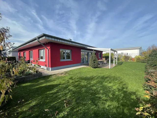 LocationRobot - Film Location Bungalow LR4584